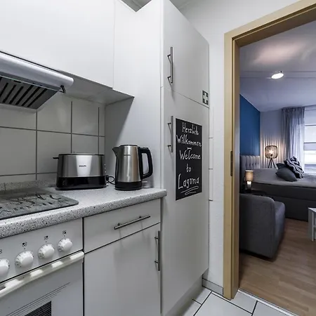 Dehome - Laguna - By Station Apartament *