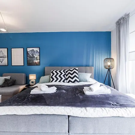 Apartment Dehome - Laguna - By Station